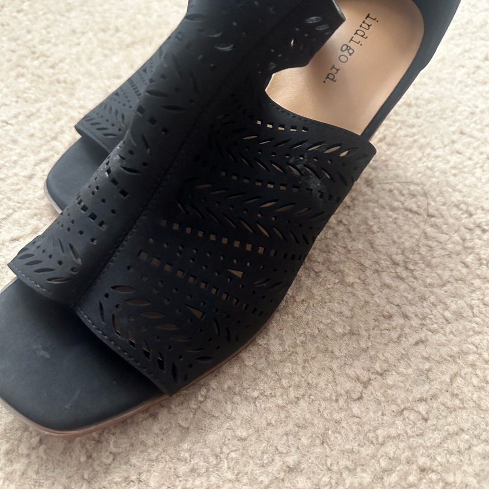 NWOT Indigo Black Laser Cut Peep Toe Block Heel Sandals Size 8.5 - Picture 6 of 8